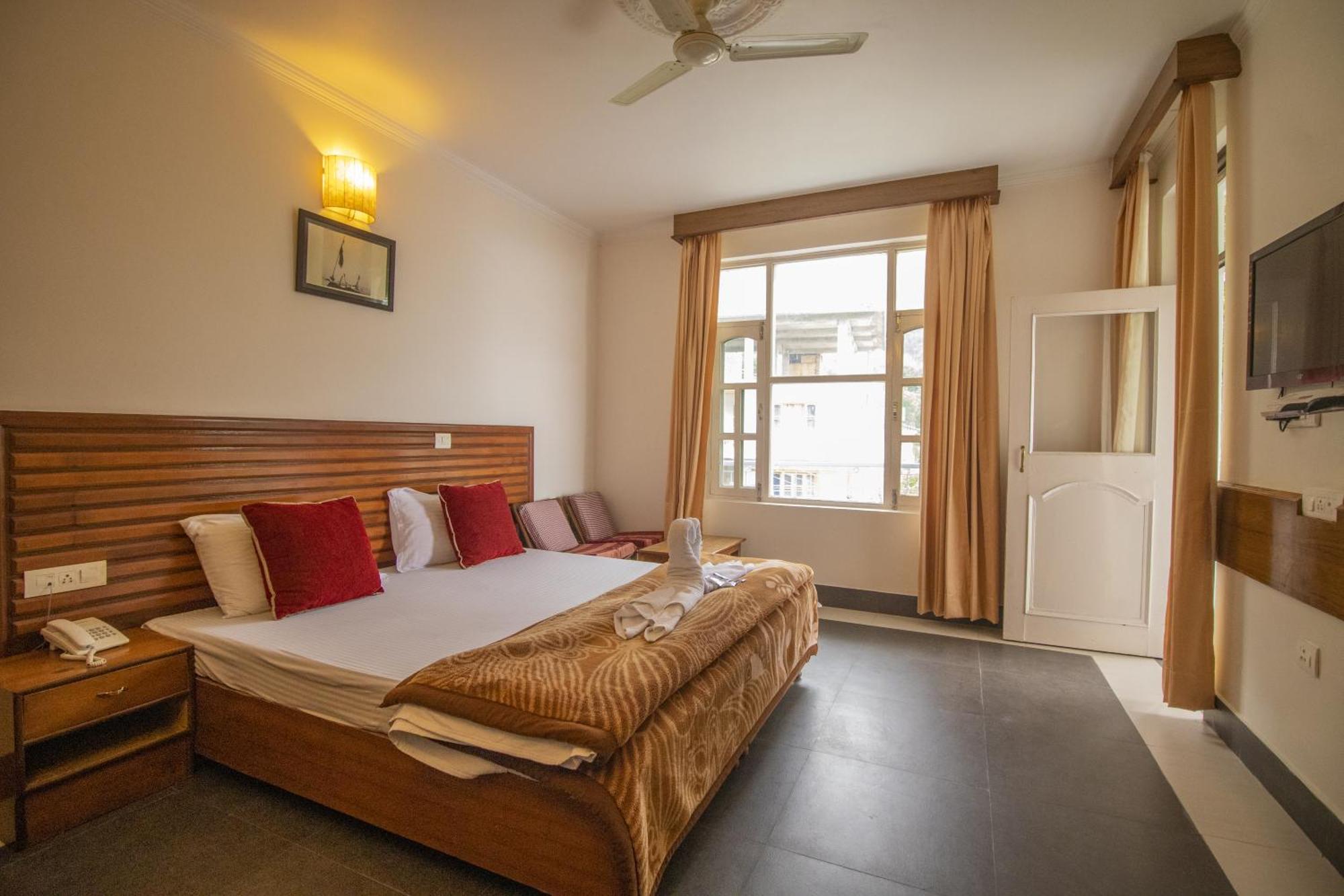 Wow Stayz2 Hotel The Lodge Дармсала Екстер'єр фото