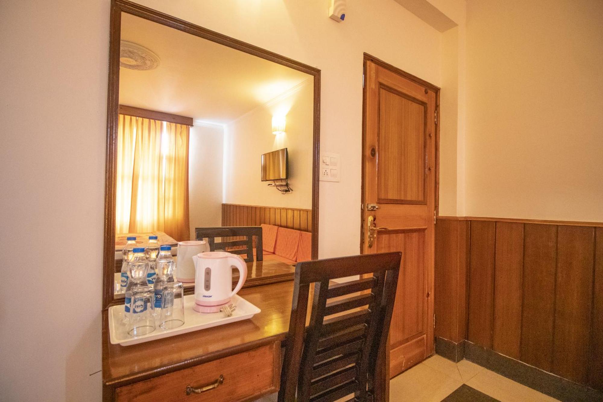 Wow Stayz2 Hotel The Lodge Дармсала Екстер'єр фото