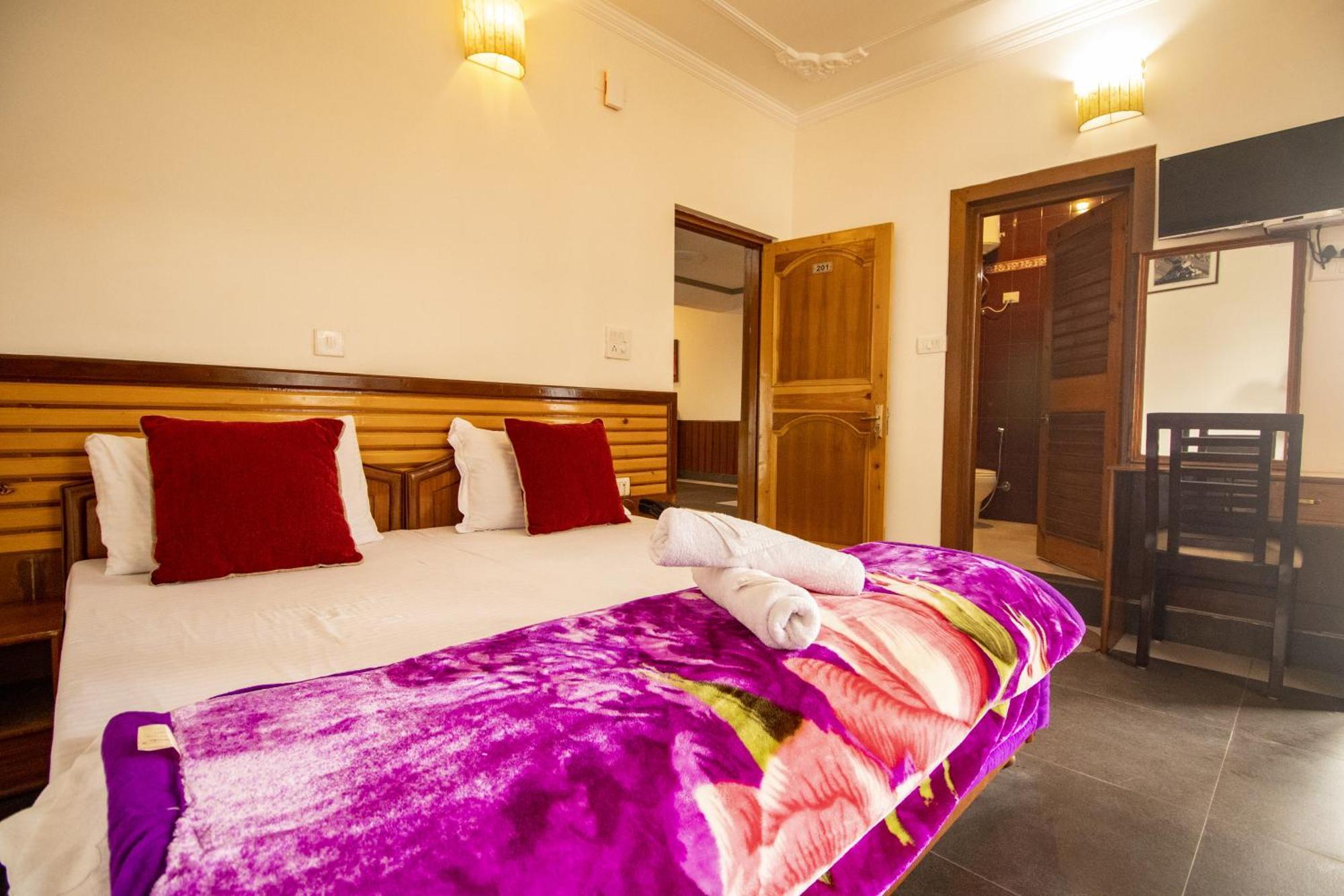 Wow Stayz2 Hotel The Lodge Дармсала Екстер'єр фото