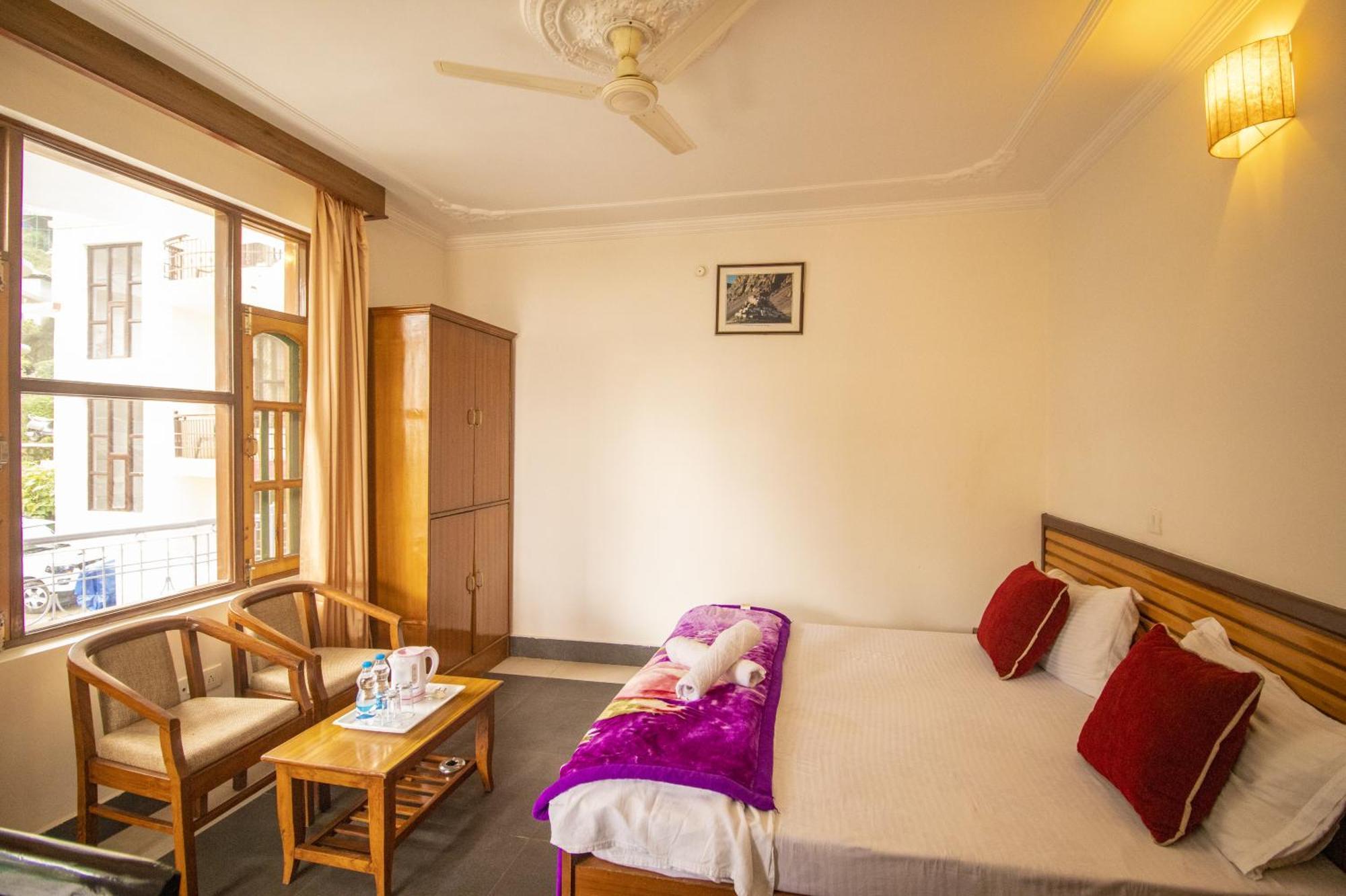 Wow Stayz2 Hotel The Lodge Дармсала Екстер'єр фото