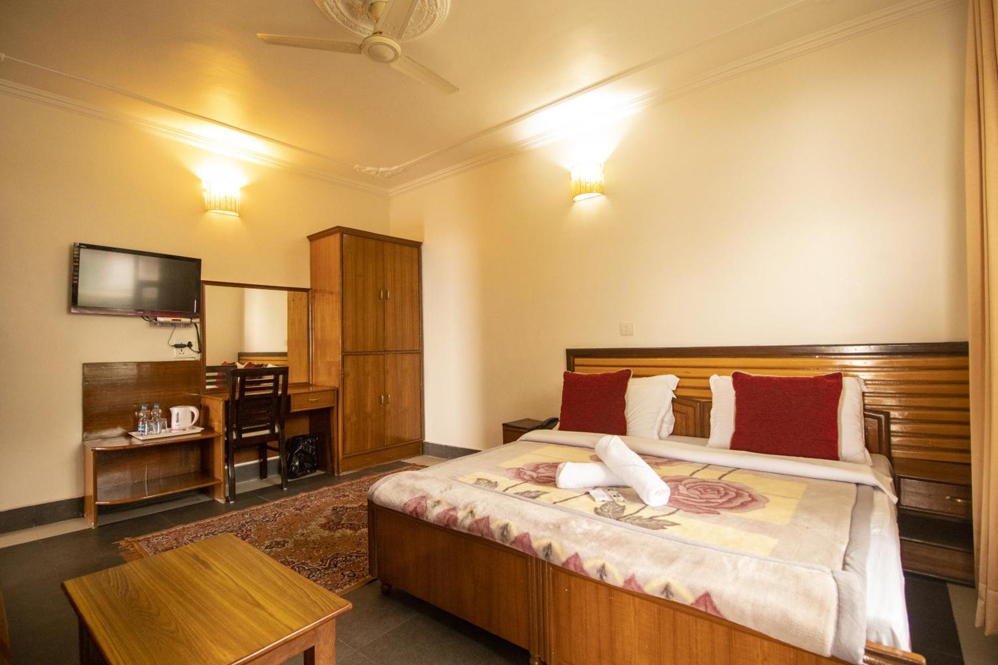 Wow Stayz2 Hotel The Lodge Дармсала Екстер'єр фото